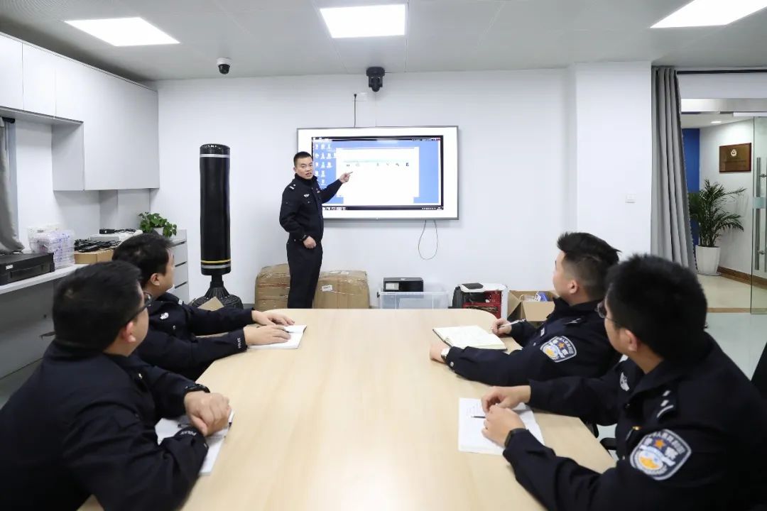 和平精英cdk发卡平台_和平精英发卡网_和平精英辅助低价发卡网稳定
