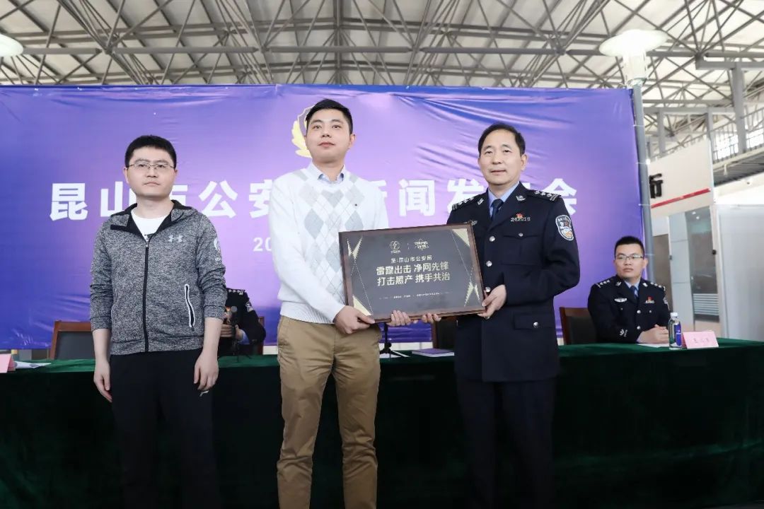 和平精英发卡网_和平精英cdk发卡平台_和平精英辅助低价发卡网稳定